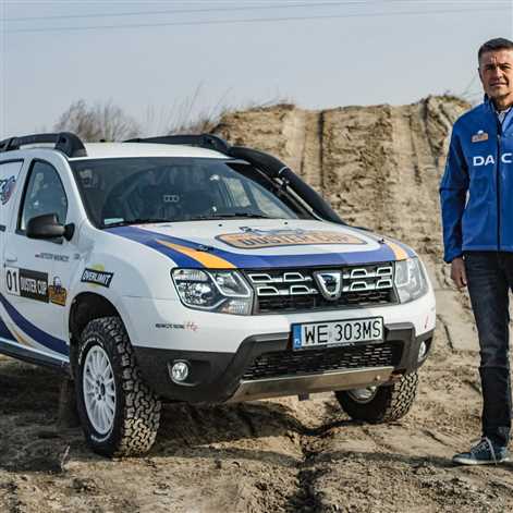 Dacia Duster Elf Cup 2017 - Zawodnicy po pierwszym treningu z Krzysztofem Hołowczycem